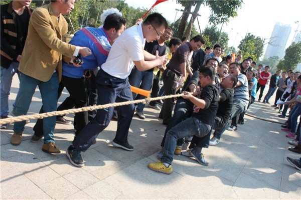 2013年青華趣味運(yùn)動(dòng)會(huì)成功舉辦